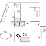Sanders Penny - Lovely Two-bedroom In The Middle Of Action